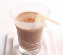 Kiwi strawberry smoothie drink